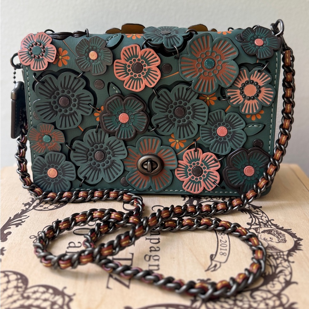 Coach 21585 Dinky 24 Tea Rose Green Chain Link Rare - Picture 4 of 12